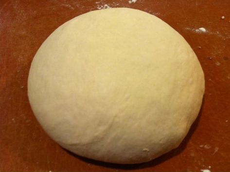 Sweet Pizza Dough Recipe, Calzone Dough, Homemade Calzone, Dinner Rolls Easy, Best Pizza Dough Recipe, Sweet Pizza, Pizza Calzone, Recipes With Yeast, Calzone Recipe