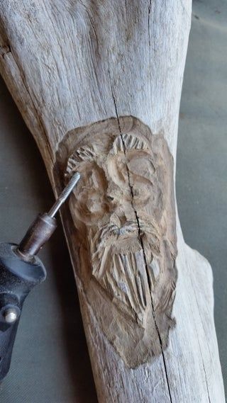 Carving Driftwood, Driftwood Carving, Woodlice, Wood Carving Projects, Power Carving, Driftwood Mirror, Dremel Carving, Carving Projects, Dremel Projects