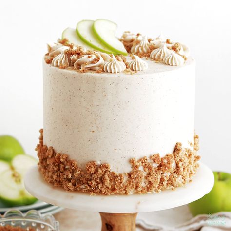 Apple Crisp Cake Caramel Apple Cake Recipe, Latte Cake, Smooth Buttercream, Apple Pie Cake, Ganache Drip, Apple Spice Cake, Caramel Apple Cake, Thanksgiving Cakes, Caramel Buttercream