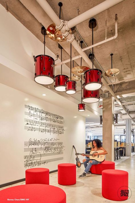 Music Theme Restaurant, Music Office Design, Music Academy Design, Music Room Interior, Music Interior Design, Modern Music Room, Music Store Design, Acoustic Lighting, Music Room Design