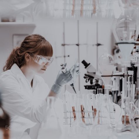 Science Girl, Science Laboratory, Medical Laboratory Science, Women Scientists, Forensic Science, Laboratory Science, Medical Laboratory, Future Jobs, Chemical Engineering