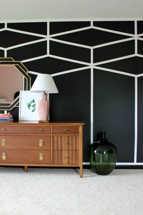 DIY Black and White Diamond Feature Wall - just stunning! Black Accent Walls, Diy Accent Wall, Bedroom Wall Designs, Accent Wall Bedroom, Wall Paint Designs, Wallpaper Accent Wall, Trendy Bedroom, Black Wall, White Home Decor