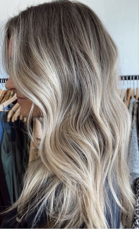 Blonde Balayage With Darker Roots, Cool Blonde Hair With Dark Roots, Summer Blonde Brown Hair, Dark Roots Ashy Blonde Hair Balayage, Partial Highlight With Shadow Root, Winter Blonde Hair Money Piece, Ashy Blonde Fall Hair, Blended Highlights Blonde, Cool Blonde Hair Balayage