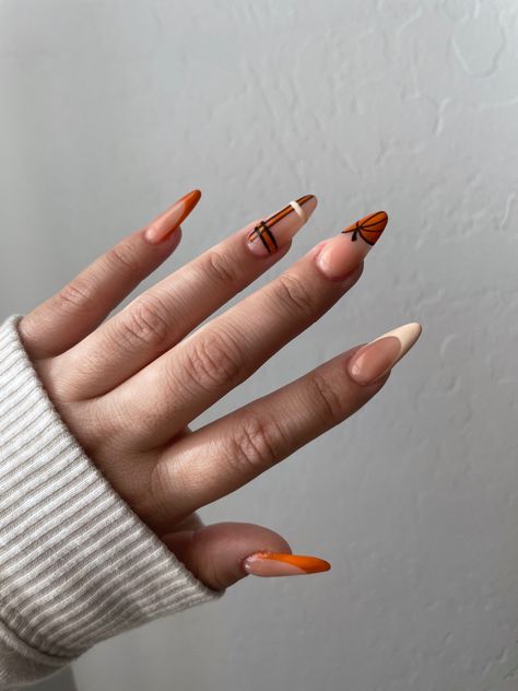 Nails 2023 Green, Nails 2023 Designs, Square Fall Nails, Nails 2023 Fall, Fall Almond Nails, Short Fall Nails, Nails 2023 Trends, Fall Nails 2023, Acrylic Nails Almond Shape