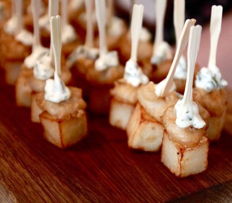 Mini Fish And Chips, Savoury Canapes, Canapé Ideas, Canape Recipes, Canape Ideas, Travel Breakfast, Hayman Island, Wedding Canapes, Sailor Party