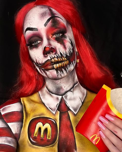 Ronald Mcdonald Makeup Halloween, Twisted Clown Makeup, Men Clown Makeup Halloween, Ronald Mcdonald Makeup, Ronald Mcdonald Costume, Halloween Costumes Women Scary, Stylish Halloween Costumes, Kawaii Spooky, Scary Clown Makeup