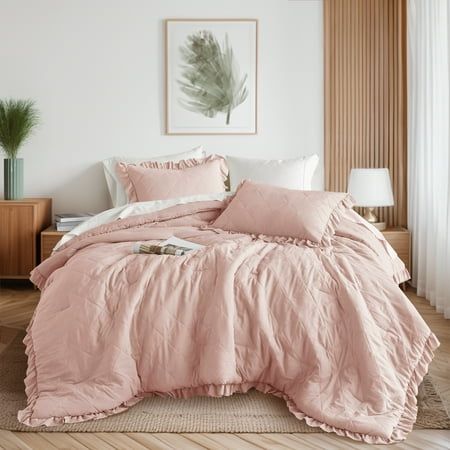 Snuggle up to our soft pre-washed king/cal-king size comforter bedding set with top-quilted diamond patterning and ruffled edges. Designed with a weightier touch for that extra silky feel, our fluffy comforter features a cloud-like texture and a smooth solid reverse, tailored for lasting comfort, keeping you cozy during those long, tiring nights. Additionally, this bedding set holds an Oeko-Tex certification, ensuring our dedication to safety and gentle, non-irritating skin contact. Putting a un Daybed Comforter Sets, Light Pink Comforter, Cottage Core Bedding, Blush Pink Comforter, Daybed Comforter, Blue And Pink Bedroom, Pink Bedspread, Ruffle Comforter, Comforter Sets Boho