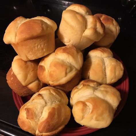 Grandma's Clover Leaf Rolls | "Followed the recipe except used my breard machine for dough cycle. Awesome yeast roll recipe! Will use again and again." #recipe #best #bread Clover Leaf Rolls, Cloverleaf Rolls Recipe, Easter Casserole, Cloverleaf Rolls, Homemade Yeast, Lemon Tart Recipe, Lemon Bread, Heirloom Recipes, Yeast Rolls