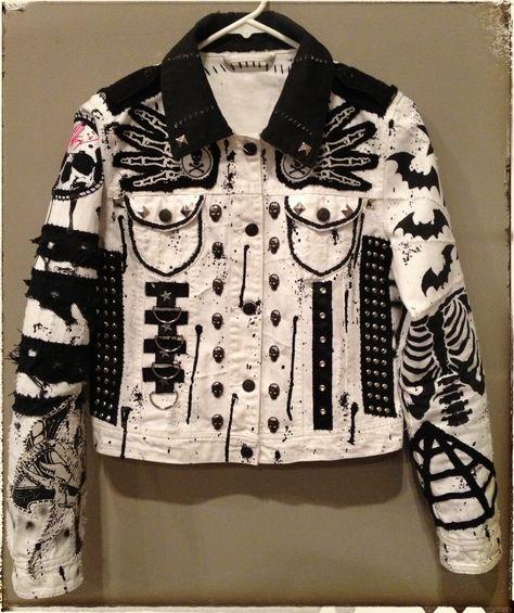 White Denim jacket by Chad Cherry Clothing. Denim Jacket Diy Paint, Punk Outfit, Diy Denim Jacket, Battle Jacket, Painted Jacket, Diy Jacket, White Denim Jacket, Painted Denim, Painted Clothes