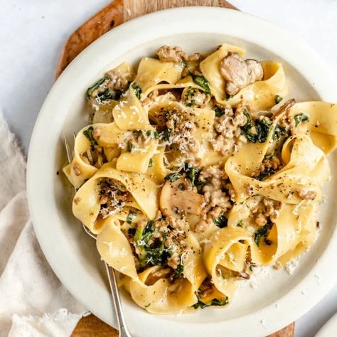 One Pot Cheesy Mushroom Spinach Beef Pasta | Ambitious Kitchen Spinach Pasta Recipes, Chicken Spinach Pasta, Beef Pasta Recipes, Mushroom Spinach, Cheesy Spinach, Comfort Dinner, Chicken Pasta Bake, Ambitious Kitchen, Beef Pasta