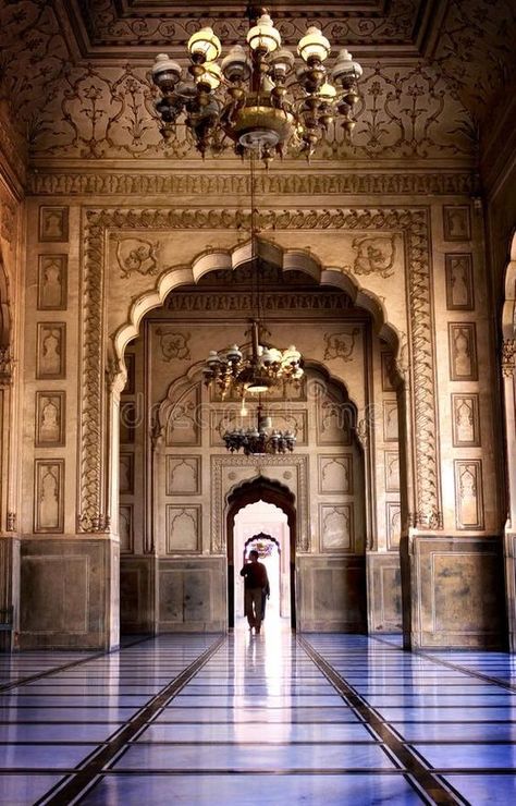 Badshahi Mosque :: Lahore :: Pakistan // Both the interior and exterior of the mosque are decorated with elaborate white marble carved with a floral design common to Mughal art. The carvings at… Lahore Mosque, Badshahi Mosque, Islamic Mosque, Architecture Photography Buildings, Beautiful Pakistan, India Architecture, Balochi Dress, Persian Architecture, Mughal Architecture