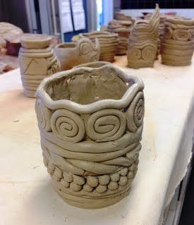 Woodsy Christmas, High School Ceramics, Pots Ceramic, East High School, Coil Pottery, Coil Pots, Kids Clay, Beginner Pottery, Ceramics Art