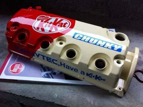 Kit Kat Valve Cover Jdm Car Design, Engine Paint Ideas, Valve Cover Ideas, Body Kits For Cars, Car Start Button Cover, Custom Car Parts, Honda Vtec, Vw Mk1, Golf Mk1