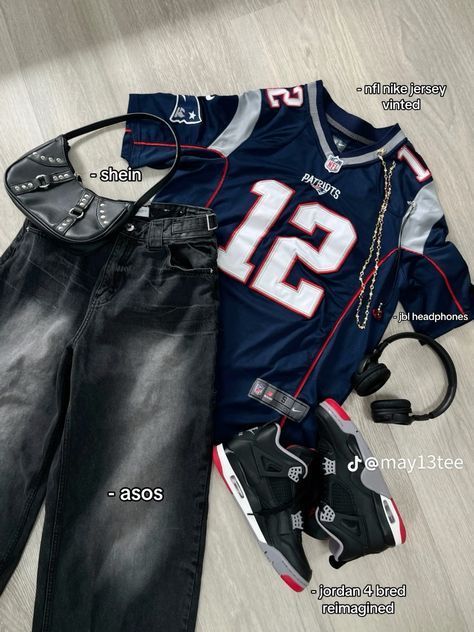 Jordan 4 Bred Outfits, Nfl Jersey Outfit, Street Style Outfits Casual, Elegance Dress, Outfit Inspo Casual, Trendy Outfits For Teens, Jersey Outfit, Classy Fashion, Cute Everyday Outfits