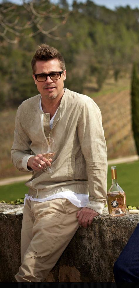 Brad Pitt Girlfriend, Ralph Lauren Men Outfits, Brad And Jennifer, Brad Pitt Style, French Vineyard, Celebrity Divorce, Louis Gossett Jr, Brad Pitt And Angelina Jolie, Mens Fashion Work