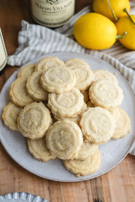 Traditional Irish Shortbread Cookies Recipe Irish Baked Goods, Irish Cookies Traditional, Irish Shortbread Cookies, Soda Cookies, Irish Treats, Irish Shortbread, Irish Baking, Traditional Irish Recipes, Irish Cookies