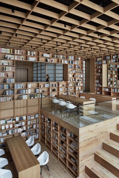 Yue Library / Beijing Fenghemuchen Space Design | ArchDaily Public Library Design, Wooden Forest, Bibliotheque Design, Commercial And Office Architecture, Library Architecture, Modern Library, Library Design, Stand Design, Hangzhou