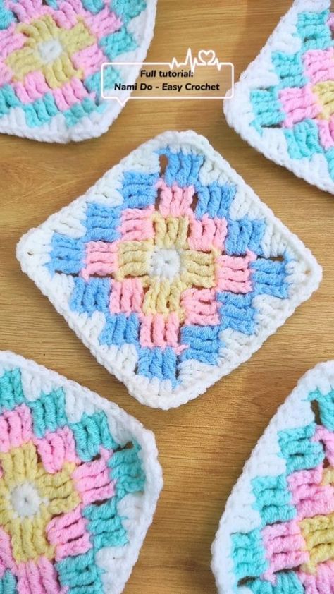 Crochet Baby Blanket Tutorial, Crochet Butterflies, Baby Blanket Tutorial, Blanket Tutorial, Granny Square Patterns, Easy Crochet Baby Blanket, Crochet Tutorial Pattern, Crochet Rugs, Crochet Bows