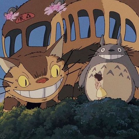 Catbus and Totoro on the tree Totoro Art, Studio Ghibli Films, Hayao Miyazaki Movies, Art Studio Ghibli, Studio Ghibli Background, Studio Ghibli Characters, Painting References, Kawaii Manga, Ghibli Artwork