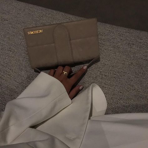 Jacquemus Bag Outfit, Charlotte Emily Sanders, Emily Sanders, French Style Clothing, Charlotte Emily, Jacquemus Bag, Parisian Chic Style, Aesthetic Bags, Neutral Aesthetic