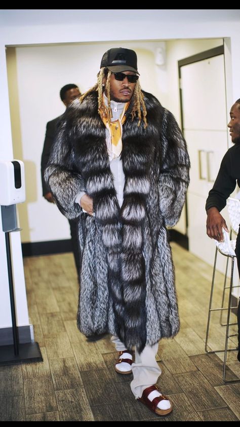 Future Street Wear Suit Men, Future Rapper Style, Young Thug Fashion, Fur Coat Aesthetic, Future Pluto, Rapper Costume, Future Rapper, Fur Long Coat, Pretty Flacko