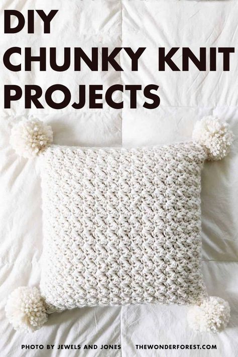 Chunky Pillow, Crochet Room, Crochet Cushion Covers, Crochet Pillow Patterns Free, Crochet Cushion Pattern, Crochet Baby Blanket Beginner, Chunky Knit Pillow, Easy Pillows, Cushion Cover Pattern