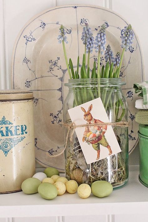 Diy Osterschmuck, Spring Cottage, Vibeke Design, Easter Decorating, Easter Inspiration, Easter Decorations Dollar Store, Easter Decorations Vintage, Easter Decorations Christian, Easter Decorations Outdoor