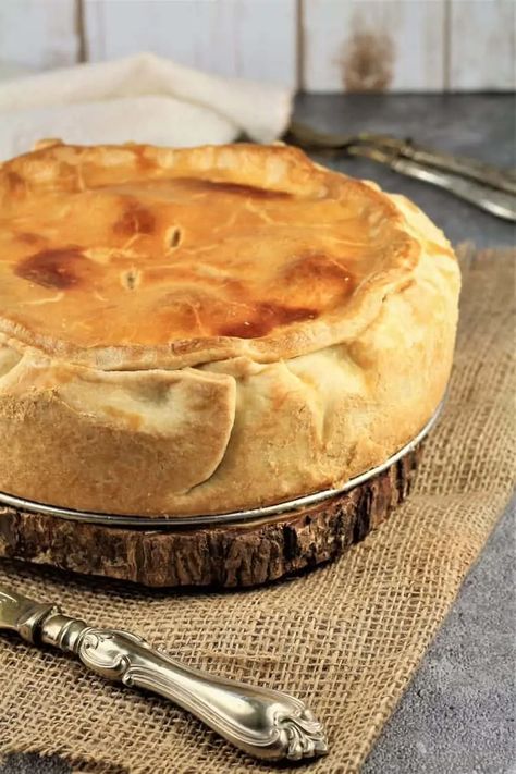 pizza rustica Italian Easter Pie, Easter Pie, Canned Tuna Recipes, Pizza Rustica, Italian Easter, Easter Dishes, Song Of The Day, Mild Italian Sausage, Canned Tuna