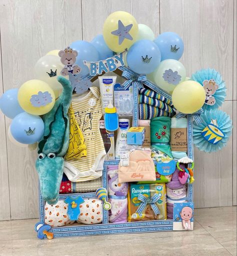 Baby Hamper Ideas Baskets, Kids Hamper Ideas, Baby Hampers Ideas Gift, Hamper For Mum, Gift Hamper Ideas, Snack Tower, Gifts Hamper, Kids Hamper, Baby Gift Packs