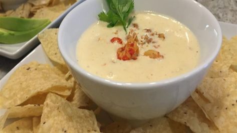 This fusion appetizer of chile con queso includes the flavorful addition of crawfish and Creole seasoning for a new dippable treat that's perfect for entertaining. Crawfish Queso, Con Queso Recipe, White Queso Dip, White Queso, Queso Recipe, Hot Cheese, Soup Appetizers, Queso Dip, Creole Seasoning