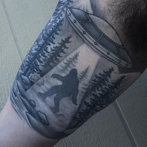 Bigfoot Tattoo For Women, Big Foot Tattoo, Sasquatch Tattoo, Jamie Tattoo, Bigfoot Tattoo, Spaceship Tattoo, Pnw Tattoo, Viking Tattoo Sleeve, Landscape Tattoo