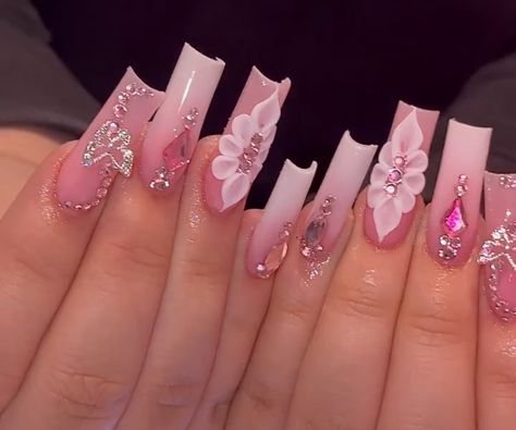 Acrylic Nail Pink, Buchona Nails, Pink Bday, Pink Bling Nails, Sweet 16 Nails, Freestyle Nails, Hair Stripes, Nail Pink, Gold Acrylic Nails