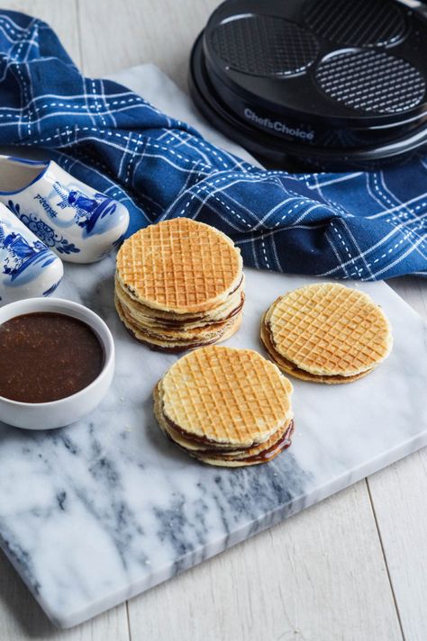 Stroopwafels (Dutch Caramel Waffles Cookies) Homemade Stroopwafels, Amsterdam In October, Pizzelle Recipes, Stroopwafel Recipe, Dutch Waffles, European Desserts, Yummy Things To Bake, Waffle Cone Maker, Caramel Waffles