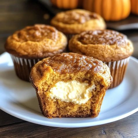 Pumpkin Cheesecake Muffins, Cheesecake Muffins, Moist Muffins, Spiced Pumpkin, Pumpkin Cupcakes, Pumpkin Muffins, Quick Breads, Creamy Cheesecake, Fall Treats