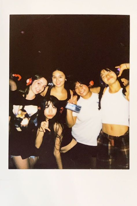 Aesthetics Friends Group, Group Polaroid Pictures, Silent Disco Aesthetic, Friend Group Polaroid, Polaroid Pictures Friends, Party Group Pictures, Aesthetic Group Of Friends, Class Pictures Ideas Group, Friend Group Pictures Aesthetic