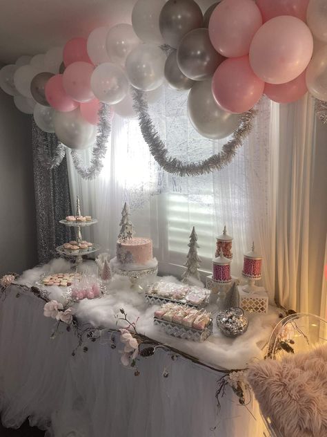 Winter Wonderland Baby Shower | CatchMyParty.com Snowflake Baby Shower Ideas, Baby Shower Winter Wonderland, December Baby Shower Ideas, January Baby Shower, Winter First Birthday, Winter Baby Shower Decorations, First Birthday Ideas, Baby Shower Girl Diy, Winter Wonderland Birthday Party