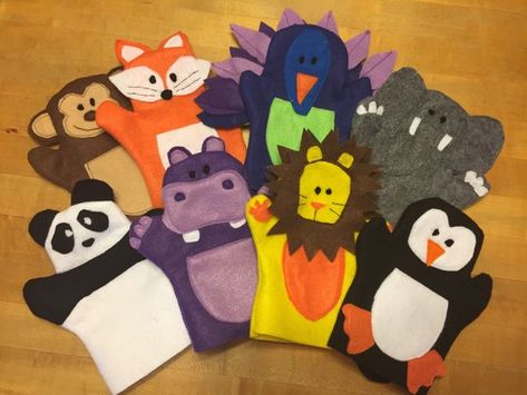 Felt Zoo Animal Hand Puppets Tutorial and Free Printable Patterns - Monkey, Fox, Peacock, Elephant, Panda Bear, Hippo, Lion, Penguin Puppet Template, Animal Puppets, Puppet Tutorial, Animal Felt, Animal Hand Puppets, Finger Puppet Patterns, Felt Puppets, Puppets For Kids, Puppets Diy