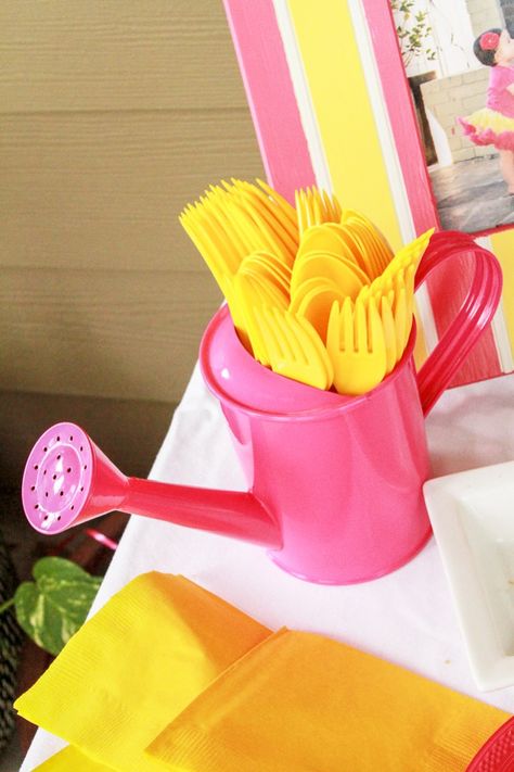 Pink Lemonade Party Decor - Plastic silverware served in a hot pink watering can Lemonade Party Ideas, Lemonade 1st Birthday, Lila Party, Sunshine Birthday Parties, Pink Lemonade Party, Flower Birthday Party, Lemonade Party, Sunshine Birthday, Garden Party Birthday