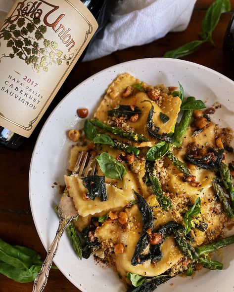 Ravioli With Asparagus, Brown Butter Sage Sauce, Brown Butter Sage, Pasta Noodle Recipe, Asparagus Pasta, Weather Today, Fall Dinner Recipes, Fall Dinner, So Fresh