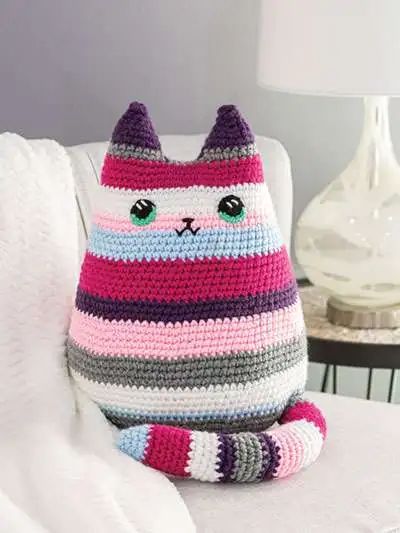 Cat Pillow Pattern, Kat Haken, 4mm Crochet Hook, Confection Au Crochet, Crochet Cushion Cover, Crochet Cat Pattern, Crochet Pillows, Crochet Simple, Crochet Cushions