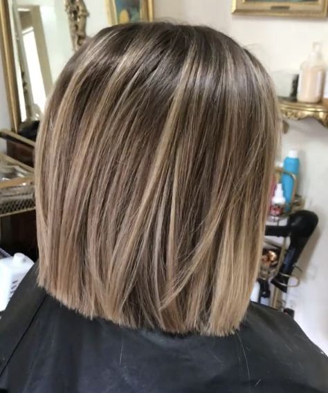 Sleek Short Hair, Brunette Hair With Highlights, Brown Hair With Blonde Highlights, Brown Hair Balayage, Short Hair Balayage, Haircuts Straight Hair, Brown Blonde Hair, Hair Color And Cut, Bob Haircuts