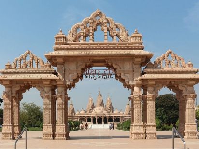 Velavadar Black Buck National Park - Nativeplanet Temple Gate Design, Interior Pillars, Temple Entrance, Gates Ideas, Arch Gate, Entrance Arch, Ganpati Decoration At Home, Elevated Homes, Mandir Design