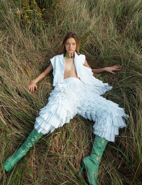 Mountain Poses, Yumi Lambert, Inspiration Photoshoot, Shoot Poses, Mode Editorials, Launch Campaign, Antonio Marras, Fun Photoshoot, Fall 24