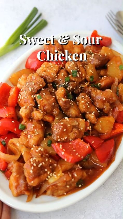 Homemade Chinese Food, Chicken Crispy, Sweet And Sour Chicken, Sweet Sour Chicken, Chinese Cooking Recipes, Sweet N Sour Chicken, Easy Chinese Recipes, Chicken Dish, Chinese Cooking