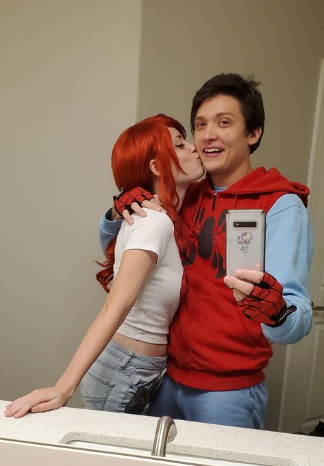 Spider Man And Mj Halloween Costume, Matching Spiderman Costume Couple, Spider Man And Mj Costume, Mj And Peter Parker Costume, Peter Parker And Mj Costume, Red Hair Couple Costumes, Mj And Spiderman Costume, Spiderman And Mj Costume Halloween, Spiderman And Mj Costume