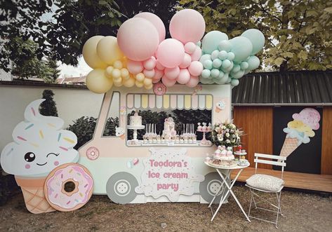 Ice Cream Truck Party Ideas, Ice Cream Party Centerpieces, Ice Cream Backdrop, Ice Cream Truck Birthday Party, Ice Cream Truck Party, Ice Cream Birthday Party Theme, Surf Birthday Party, Ice Cream Party Theme, Candy Theme Birthday Party