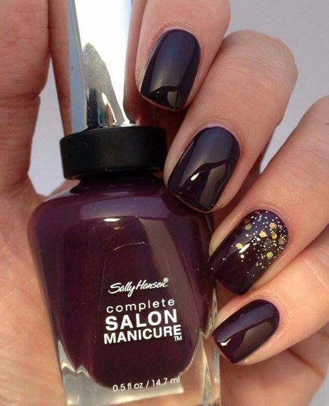 Sally hansen oxblood nail color. Ive been looking for a dark burgundy Fall Wedding Nails, Plum Nails, Simple Fall Nails, Wedding Nails Glitter, Nagellack Trends, Fall Nail Art Designs, Super Nails, Dark Nails, Fall Nail Art