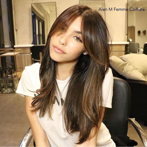 Madison Beer Madison Beer Hair, Short Straight Hair, Fringe Hairstyles, Long Hair With Bangs, Short Hair With Bangs, Madison Beer, Curtain Bangs, Brunettes, Layered Hair