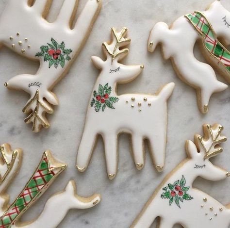 Decorated Christmas Cookies, Reindeer Cookies, Xmas Cookies, Creative Cookies, Christmas Cookies Decorated, Christmas Sugar Cookies, Iced Cookies, Cute Cookies, Christmas Goodies