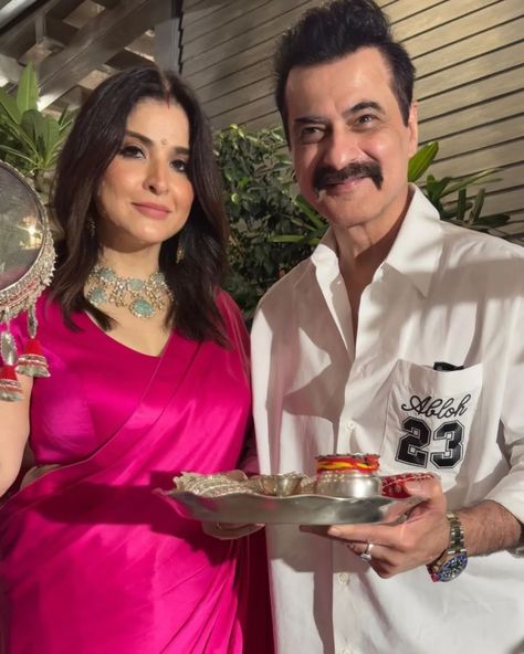 How the Bollywood wives celebrated their Karva Chauth 💖 It looks like it was all about old friends coming together and having a good time ✨ [Maheep Kapoor, Bhavana Panday, Neelam Kothari, Sanjay Kapoor, Anil Kapoor, Chunky Panday, Bollywood wives, Bollywood updates, Bollywood fans, Bollywood gossip, Bollywood actor, mamaraazzi] Maheep Kapoor, Neelam Kothari, Bridal Boutique Interior, Sanjay Kapoor, Anil Kapoor, Karva Chauth, Bollywood Updates, Bollywood Gossip, Boutique Interior